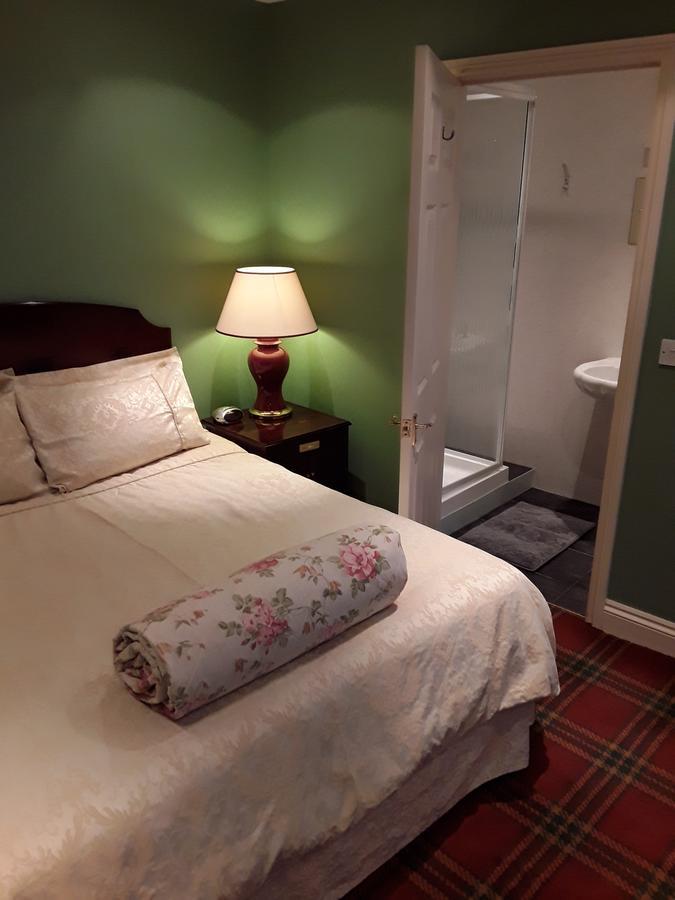 Arms Hotel